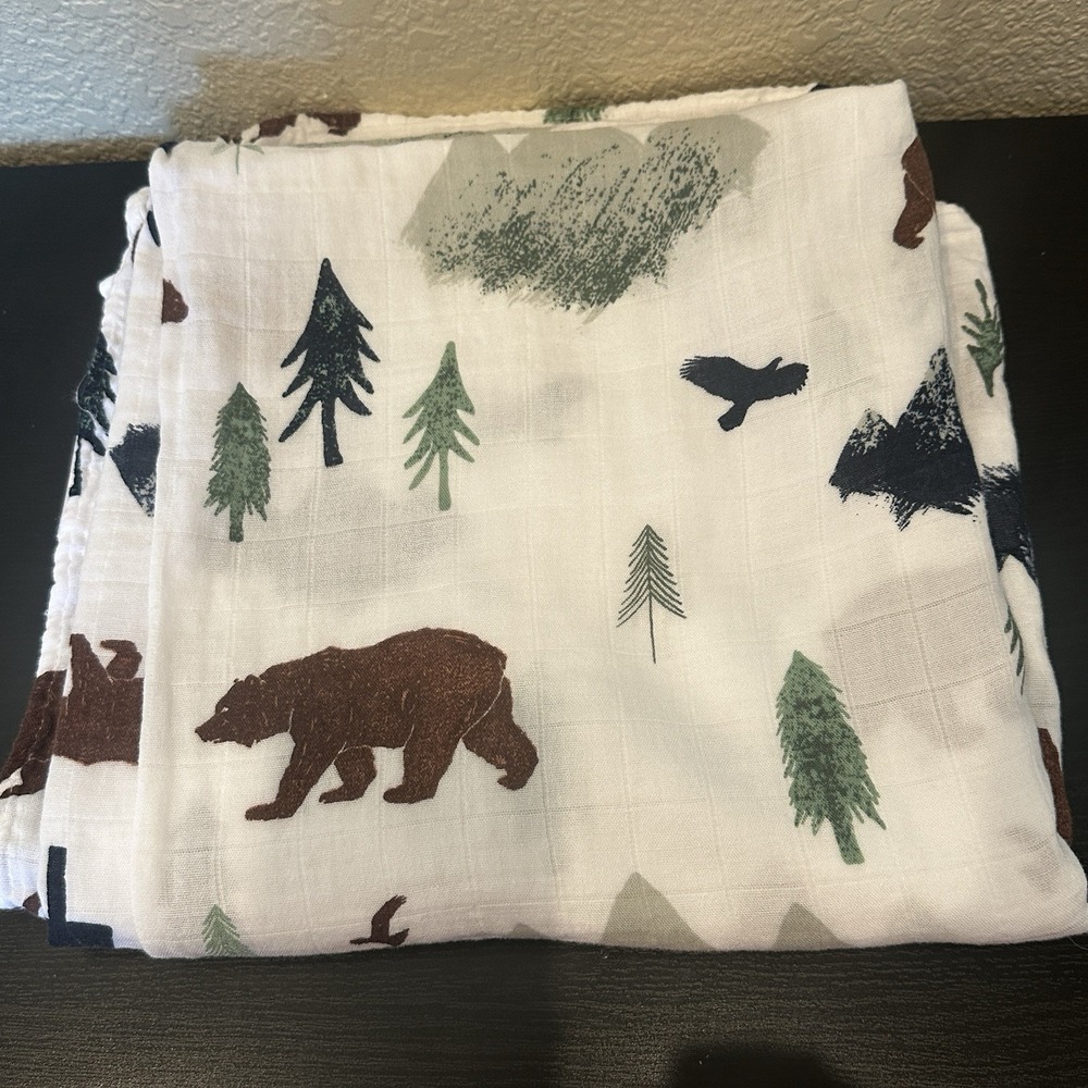 Saranoni Bamboo Cotton Muslin Swaddle Blanket Yosemite Bear Tree Mountain 46x43